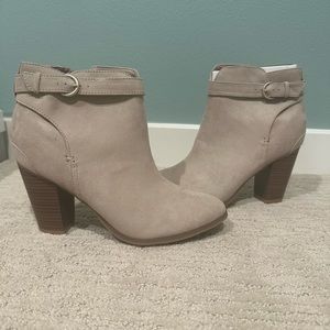 Old Navy neutral booties